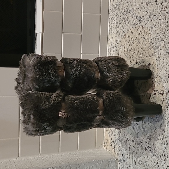 WOMENS MICHAEL KORS GUNMETAL SILVER CARLIE FUR BOOTS SIZE 8.5 - Picture 6 of 9